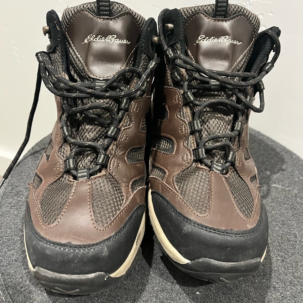 Men’s Eddie Bauer hiking boots